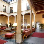 Отель Nh Collection Palacio De Castellanos Саламанка