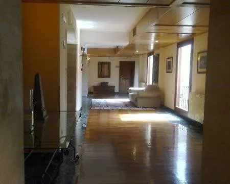 Hotel Nh Collection Palacio De Castellanos 4*