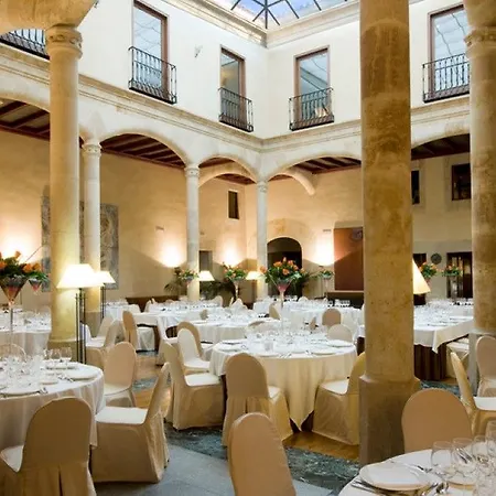 Nh Collection Palacio De Castellanos Hotel 4*
