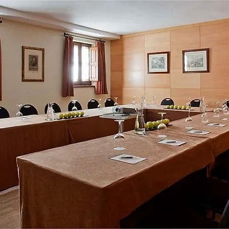 Hotel Nh Collection Palacio De Castellanos 4*