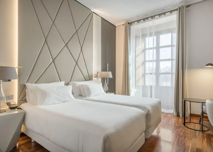 Hotel Nh Collection Palacio De Castellanos 4*